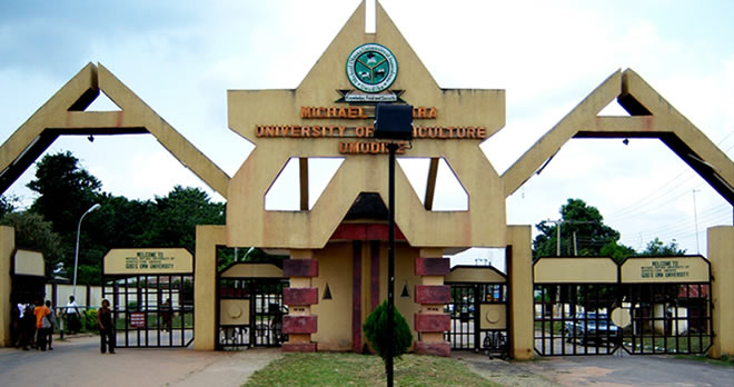 mouau_school_gate